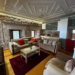 Welcome To The Presence Of History! Estambul