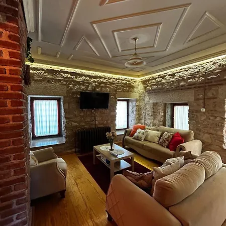 Welcome To The Presence Of History!