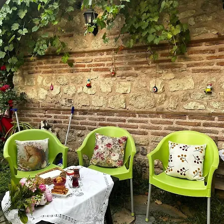 Dom wakacyjny Welcome To The Presence Of History!