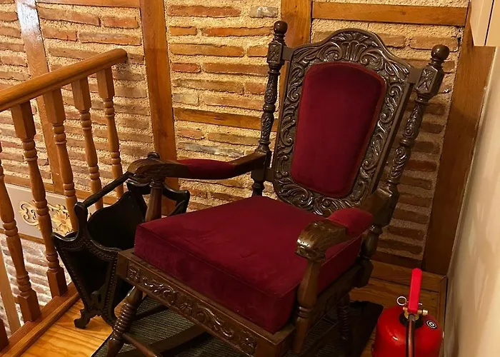 Semesterbostad Welcome To The Presence Of History! *